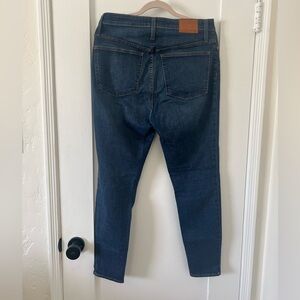 J crew woman blue jeans gently used size 32
